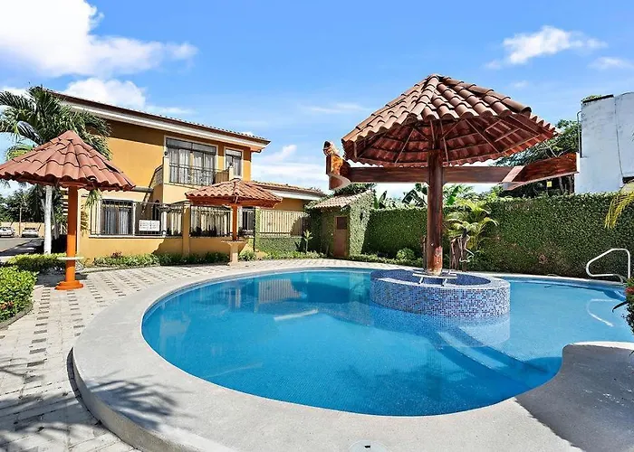 With Pool, Gated Playas Del Getaway Holiday home *