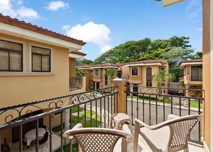 With Pool, Gated Playas Del Getaway *